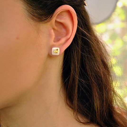 Bee Kiss Earring